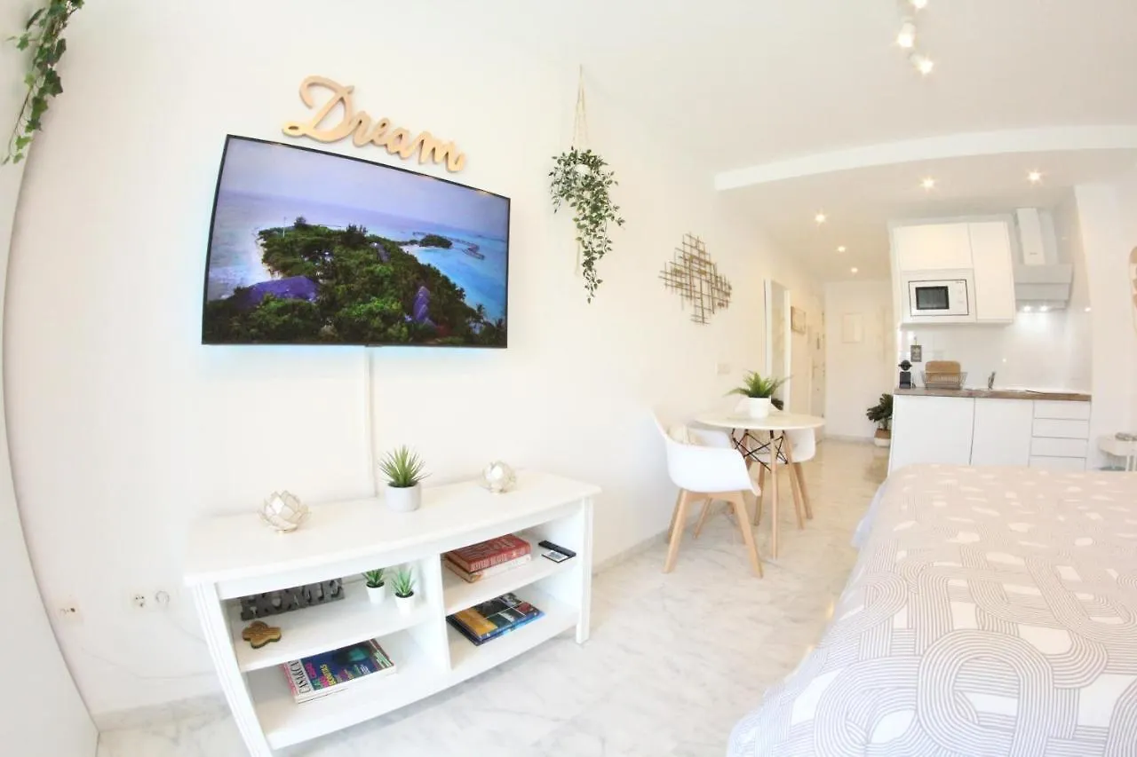 Torremolinos - New Central Studio Plata With Balcony Διαμέρισμα 0*,  Ισπανία